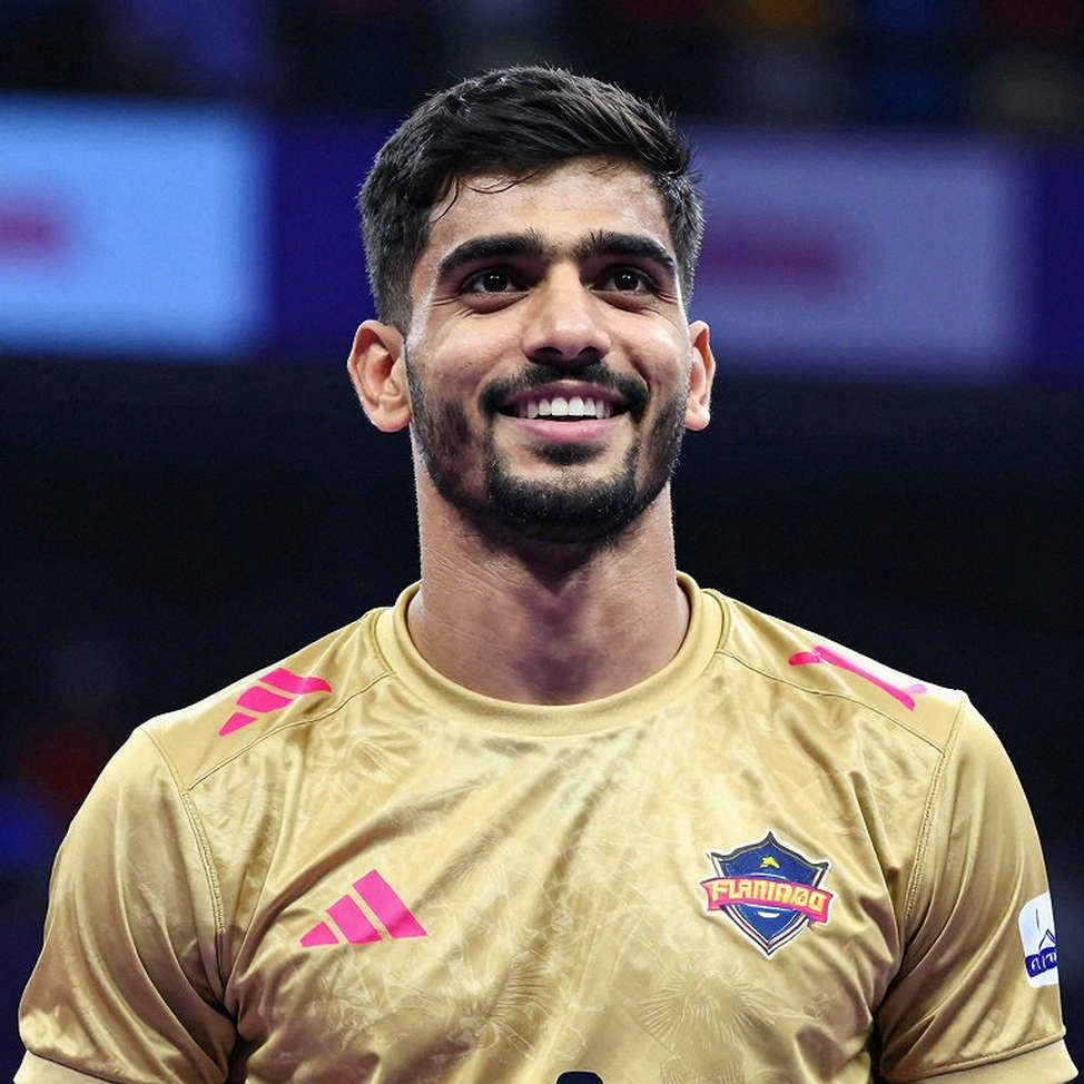 बारह खाने भरे, एक भी तथ्य नहीं: कबड्डी की रिटेंशन विंडो में काग़ज़ और आँकड़े का फ़ासला