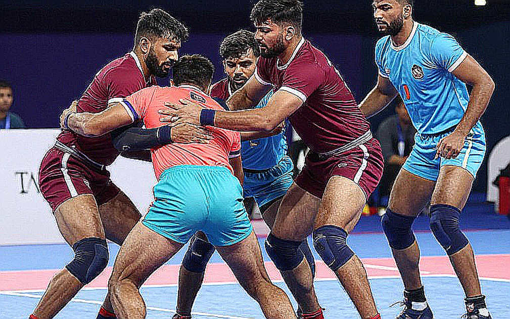 बारह खाने भरे, एक भी तथ्य नहीं: कबड्डी की रिटेंशन विंडो में काग़ज़ और आँकड़े का फ़ासला बारह खाने भरे, एक भी तथ्य नहीं: कबड्डी की रिटेंशन विंडो में काग़ज़ और आँकड़े का फ़ासला